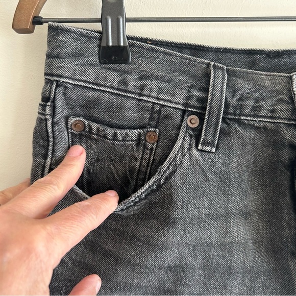 501® Original Fit High Waist Women Distressed Shorts in “Slashed Black” Size 25 - Picture 13 of 15